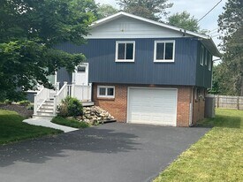 4620 Sawmill Rd in Clarence, NY - Building Photo