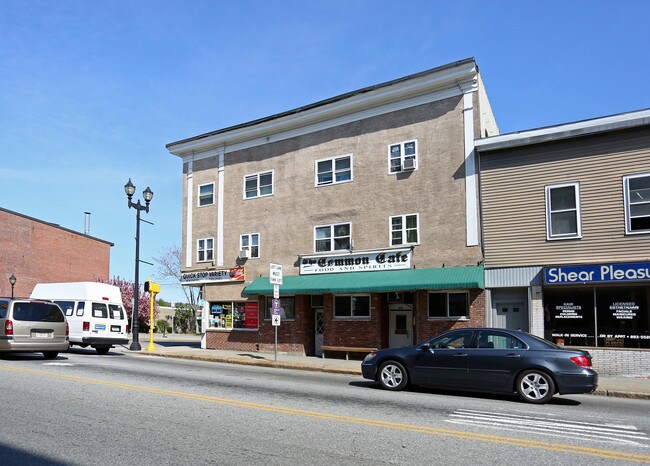 605-607 Main St in Waltham, MA - Building Photo - Building Photo