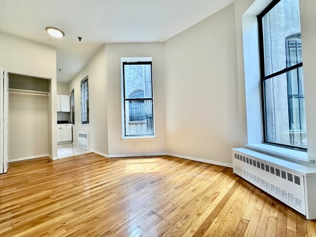 951 Amsterdam Ave