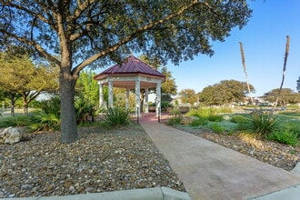 313 Greenside Ln in Georgetown, TX - Building Photo - Building Photo