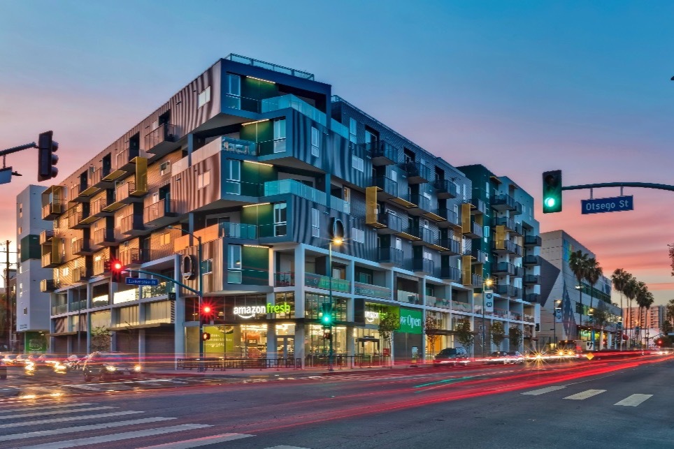 L+O Apartments in North Hollywood, CA - Building Photo