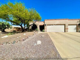 5449 N Cres Ridge Dr in Tucson, AZ - Building Photo