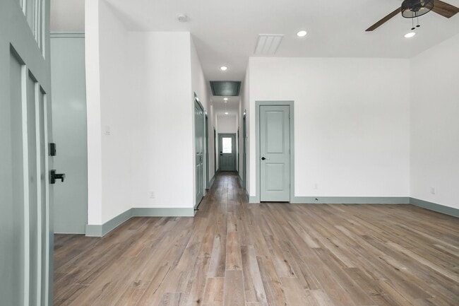 10917 San Jacinto Dr in La Porte, TX - Building Photo - Building Photo