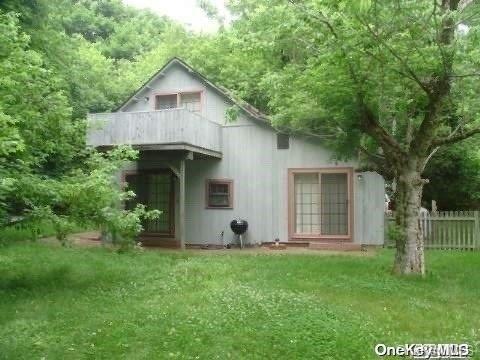 7 Prairie Ln in Brookhaven, NY - Building Photo