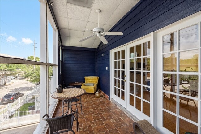 property at 2415 Dunlavy St