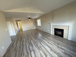 577 Sunwood Dr NW in Salem, OR - Building Photo - Building Photo