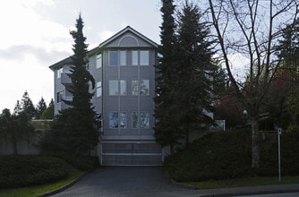 BROMLEY MANOR in Coquitlam, BC - Building Photo - Building Photo