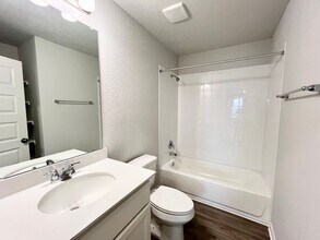 413 Alcatraz Loop in Jarrell, TX - Building Photo - Building Photo