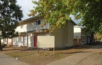 Somerset West Apartments in Salem, OR - Building Photo - Building Photo