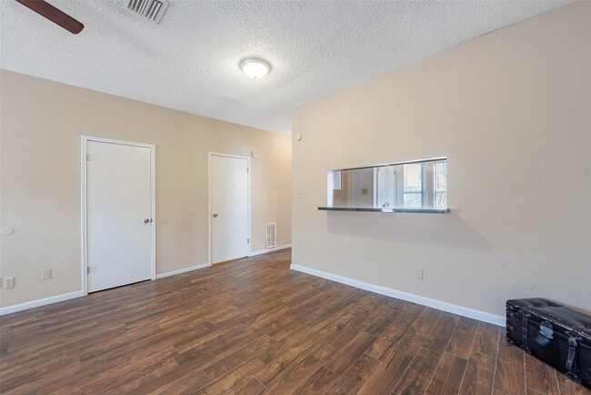 12400 Brookglade Cir in Houston, TX - Building Photo - Building Photo