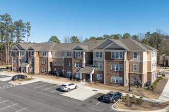 West Cumberland Apartments in Fayetteville, NC - Building Photo - Building Photo