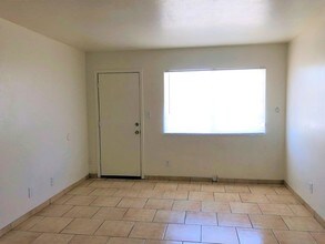 909 E Roosevelt St-Unit -4 in Phoenix, AZ - Building Photo - Building Photo