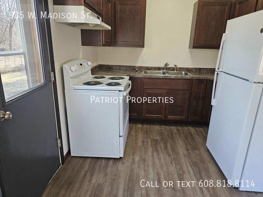935 W Madison St in Platteville, WI - Building Photo
