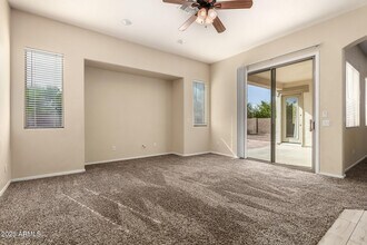 4335 E Sleighbell Ln in Gilbert, AZ - Building Photo - Building Photo