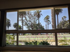 915 Ocean Ave in Santa Monica, CA - Building Photo - Building Photo