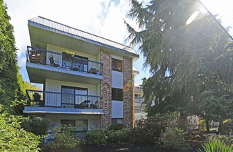 Juniper Arms in White Rock, BC - Building Photo - Building Photo