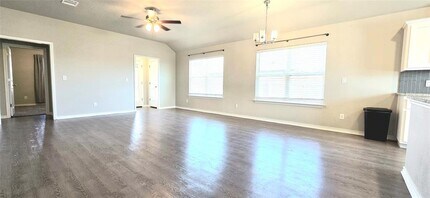 136 Mike Warner Dr in Burnet, TX - Building Photo - Building Photo