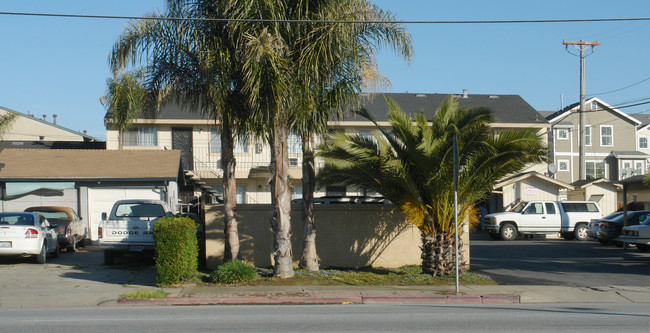 69 W 10th St in Gilroy, CA - Building Photo - Building Photo