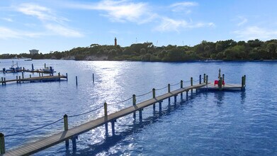 107 Lighthouse Dr in Jupiter, FL - Building Photo - Building Photo