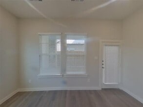 1106 Fallgate Dr in Saginaw, TX - Building Photo - Building Photo