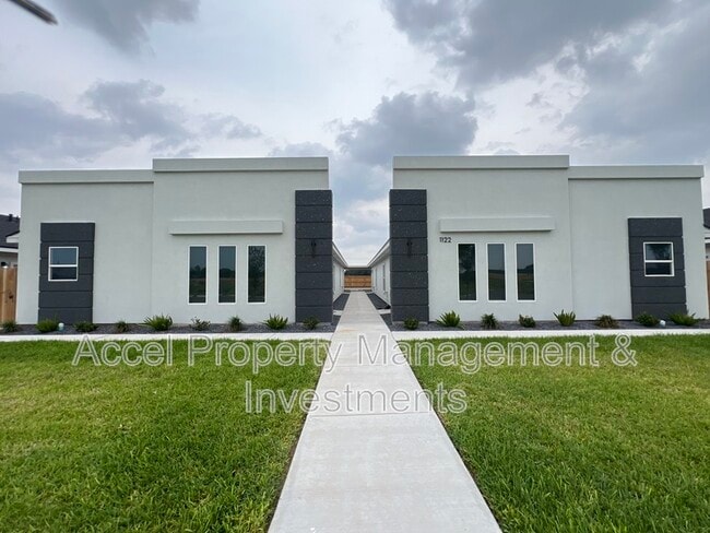 property at 1122 Country Club Dr