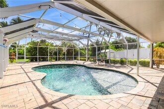 1687 N Flossmoor Rd in Ft. Myers, FL - Building Photo - Building Photo