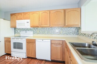 1319 Freemont Ln, Unit 03-319 in Greenwood, IN - Building Photo - Building Photo