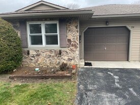 714 Park Ave, Unit 716 in Fostoria, OH - Building Photo