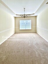 208 Trevor Ridge Dr in Holly Springs, NC - Building Photo - Building Photo