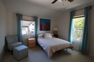153 E Villa St, Unit Top Floor in Pasadena, CA - Building Photo - Building Photo