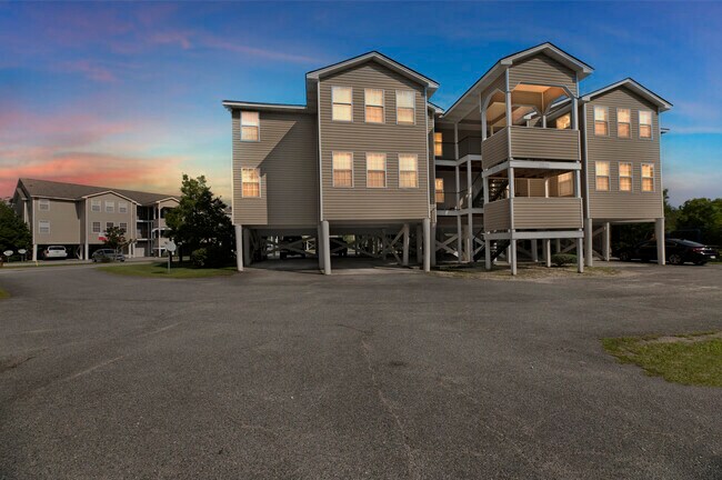 King George Apartments in Savannah, GA - Foto de edificio - Building Photo