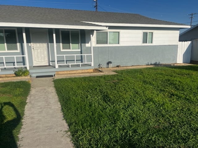 2009 Valencia Dr in Bakersfield, CA - Foto de edificio - Building Photo