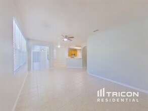 4907 Cape Hatteras Dr in Clermont, FL - Foto de edificio - Building Photo