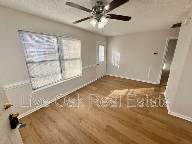 1562 Indiana Ave in Virginia Beach, VA - Building Photo - Building Photo