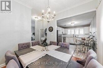 82 Riverhead Dr in Toronto, ON - Building Photo - Building Photo