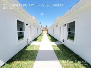 2202 S Sports Dr in Pharr, TX - Building Photo - Building Photo
