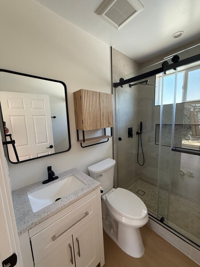 1044 Martin Luther King Jr Ave in Long Beach, CA - Building Photo - Building Photo