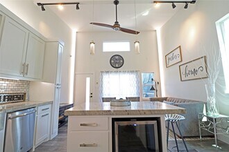 2310 McDuffie St in Houston, TX - Building Photo - Building Photo