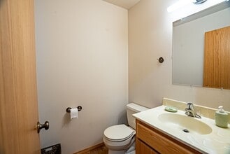 10809 N McLaughlin Rd in Reardan, WA - Building Photo - Building Photo