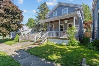 100 E Cayuga St in Oswego, NY - Building Photo - Building Photo