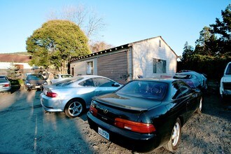 60 Mowry Ave in Fremont, CA - Foto de edificio - Building Photo