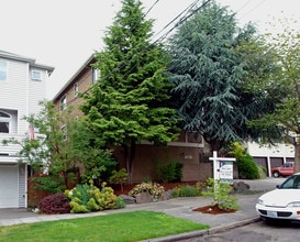 2440 NW 57th St in Seattle, WA - Building Photo - Building Photo