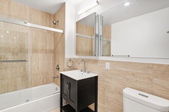 63 W 104th St-Unit -102 in New York, NY - Foto de edificio - Building Photo