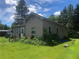 1035 N Alvey St in Bruce, WI - Building Photo