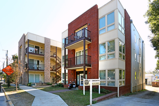 College Place in Tallahassee, FL - Foto de edificio - Building Photo