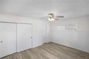 7400 Cozycroft Ave in Los Angeles, CA - Building Photo