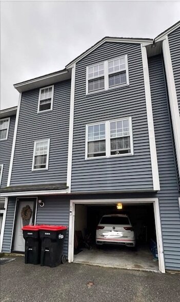 45 Mercury Terrace, Unit 228 in Haverhill, MA - Building Photo