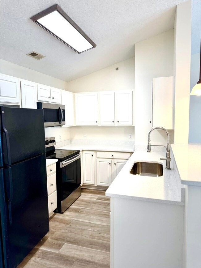 3487 Forestdale Dr in Burlington, NC - Foto de edificio - Building Photo