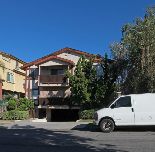 437 E Tujunga Ave in Burbank, CA - Building Photo - Building Photo