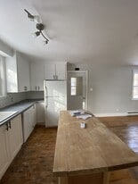 510 Stout Ct in Bathurst, NB - Building Photo